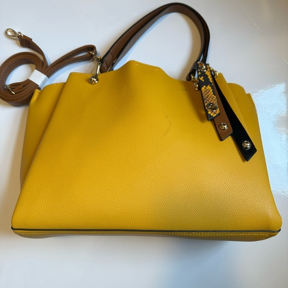 ❤️ SOLD Aldo Viremma Tote Handbag Yellow Leather Two Way Wear Crossbody Purse - Picture 2 of 7